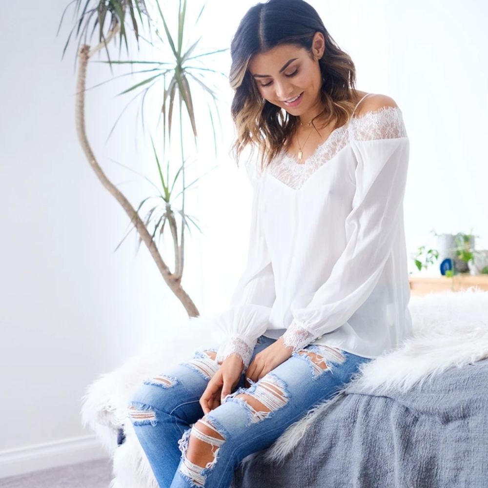 New Elegant Eyelash Lace Camisole Top - Picture 6 of 9